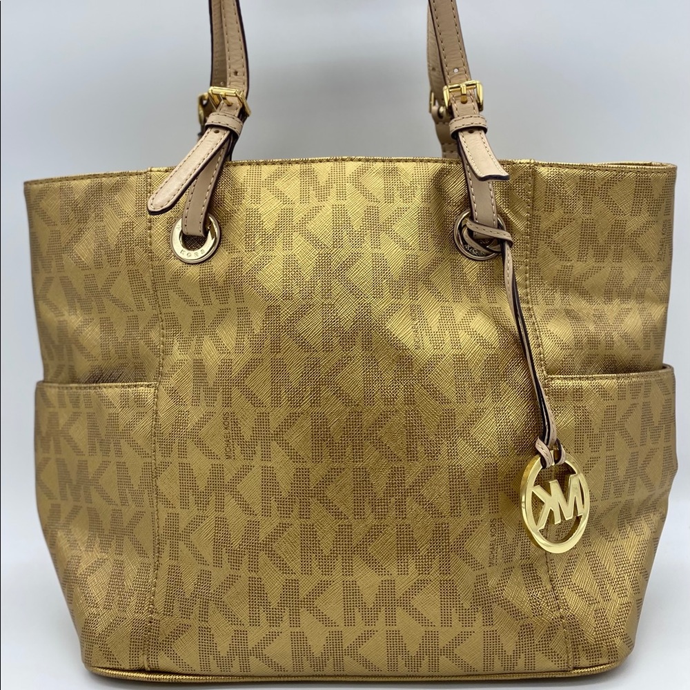 🌟HOST PICK🌟 MK Jet Set Item EW Signature Tote